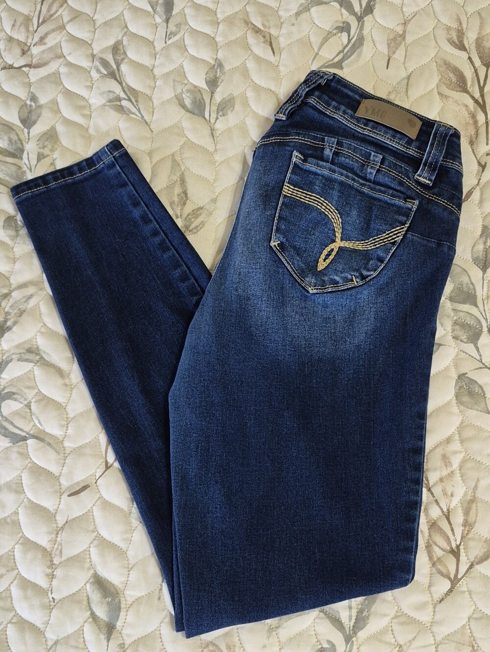 Junior's Dark Blue Slim Jeans with Embroidered Back Pocket